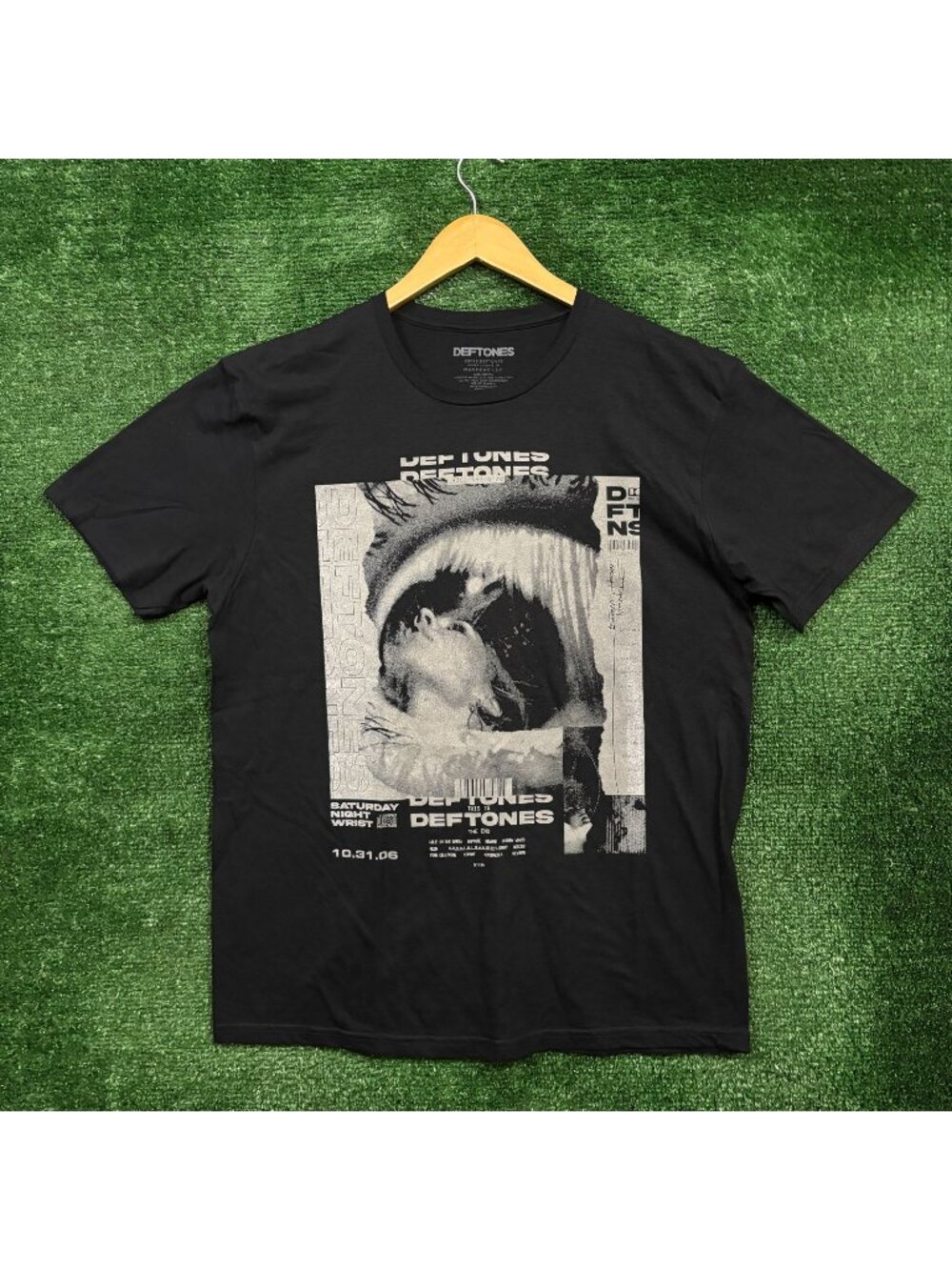 Deftones Saturday Night Wrist This Is The End Nu Metal Band T-Shirt Size Large
